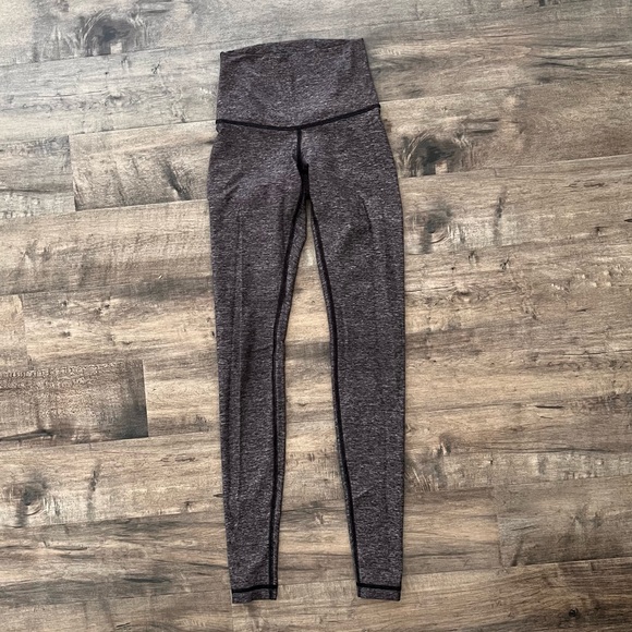 Women’s Lululemon Leggings Gray Size 0 - Picture 2 of 4